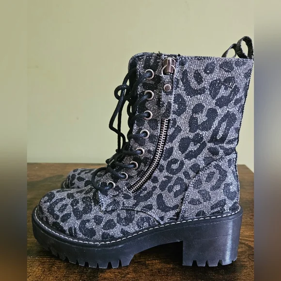 Rocklyn Shimmer Leopard Combat Boots Size 6 NWT - Picture 4 of 11